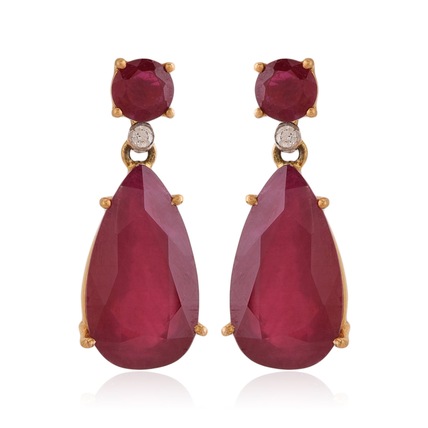 Ruby Pear and Round Brillant (with Diamond)